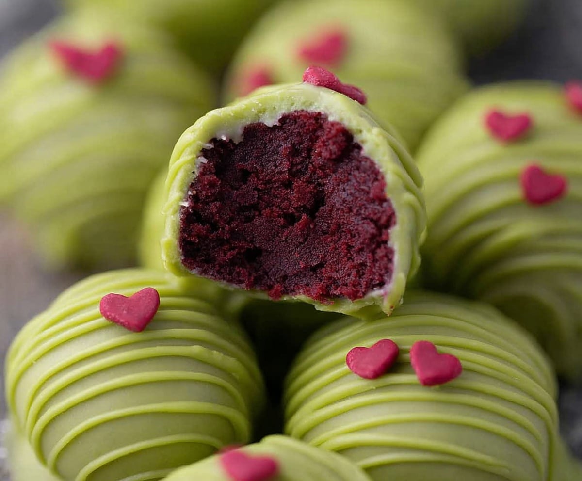 The Best No-Bake Grinch Oreo Truffles Recipe