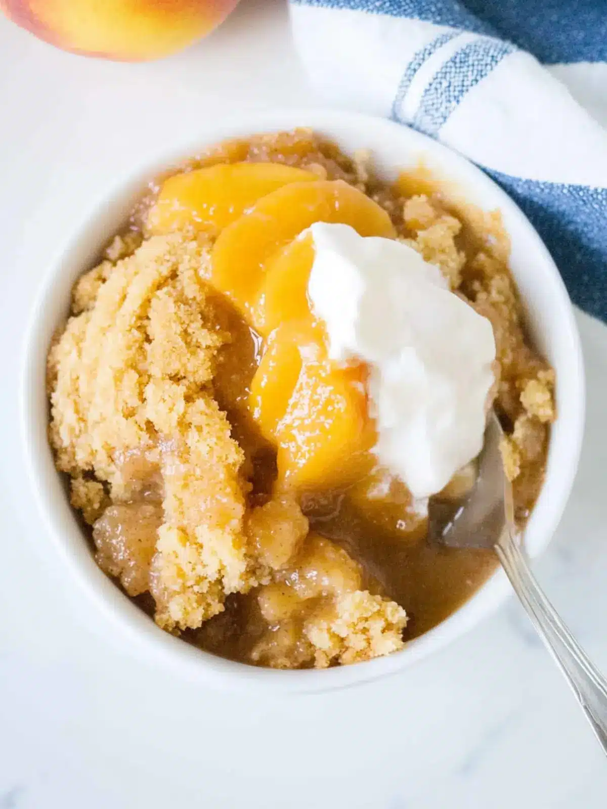Slow Cooker Peach Cobbler