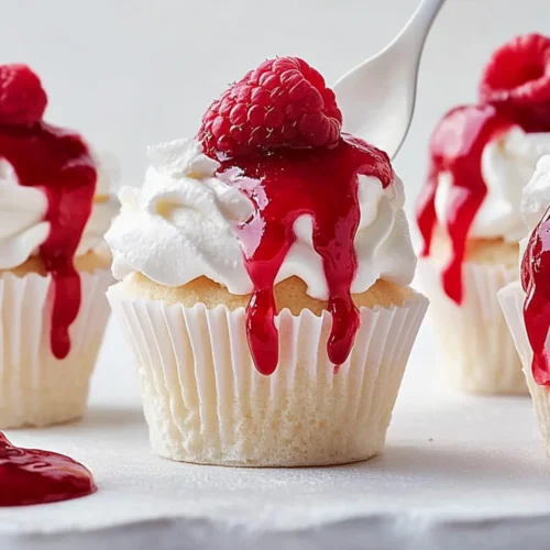 Pavlova Cupcakes With Raspberry Sauce